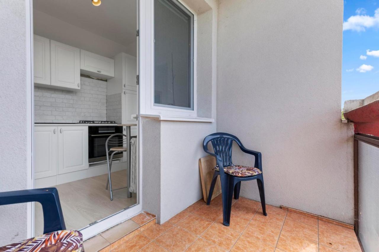 Apartment 20 Minutes From City Center W Netflix, Coffee Or Tea & Parking Bratislava Exterior foto